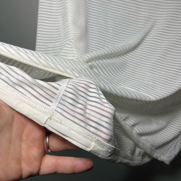 Lululemon Women’s Lean in White Striped Long Sleeve Sheer Top in US 12 - Picture 7 of 7